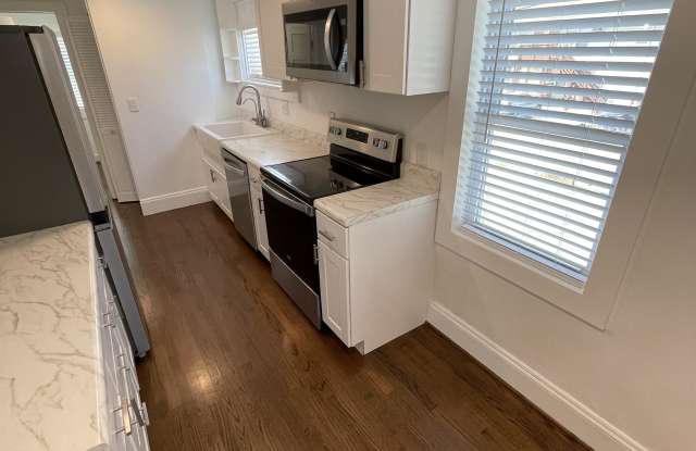 9569 10th Bay Street - 2 Gallery 2