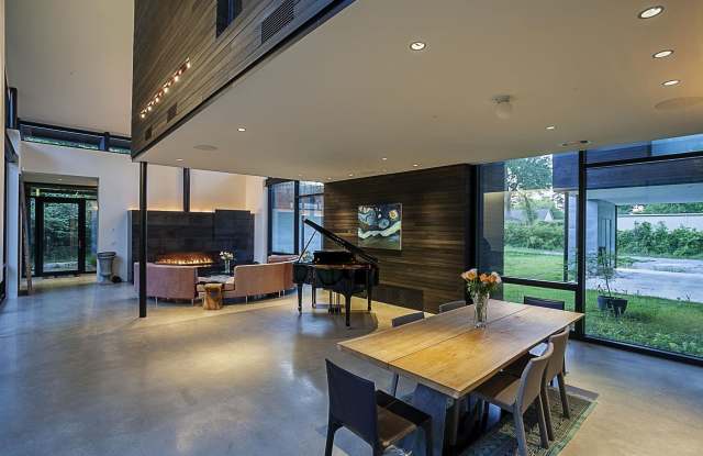 1001 W Lucas Gallery 3