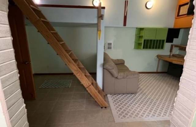Furnished Efficency with Utilities Ready Now Gallery 1