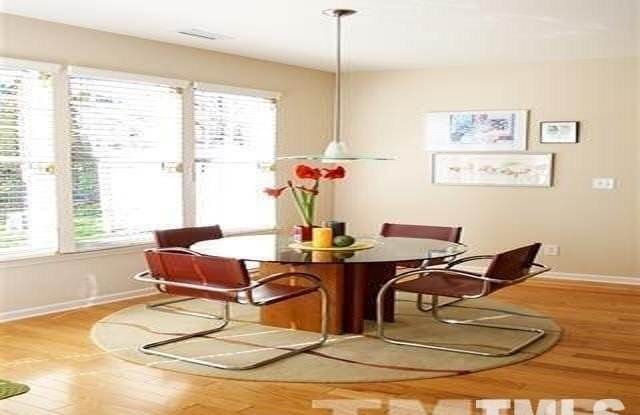 206 Royal Tower Way Gallery 3