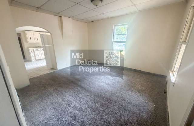 614 W 9th- 2 bedroom house Gallery 1