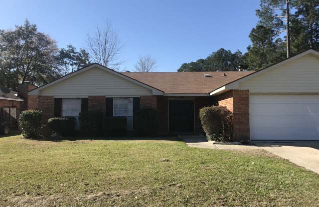 Huge Fenced Yard! Gallery 4