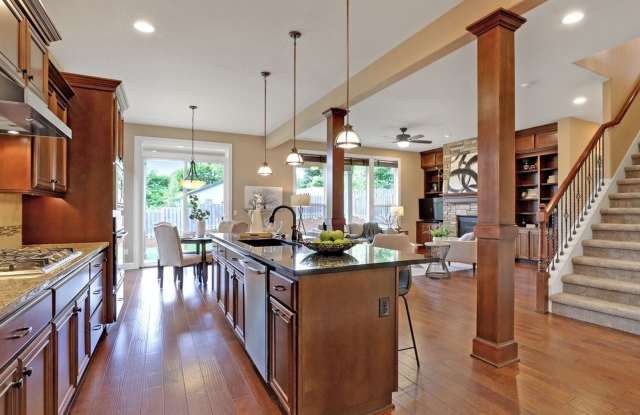 FOR RENT UNFURNISHED ENJOY THE BEAUTIFUL SUNSETS FROM THIS GORGEOUS NOYES BUILT HOME. 5 BEDROOMS, 3 BATHS, HUGE BONUS ROOM. Gallery 3