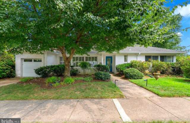 2395 N QUINCY STREET photos photos
