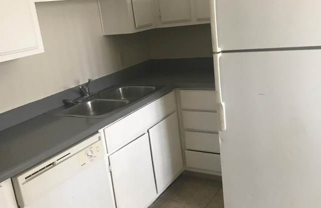 2807 East Marconi Avenue - 101 Gallery 2