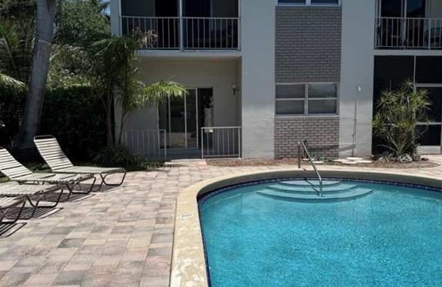 1581 NE 34th Ct photos photos