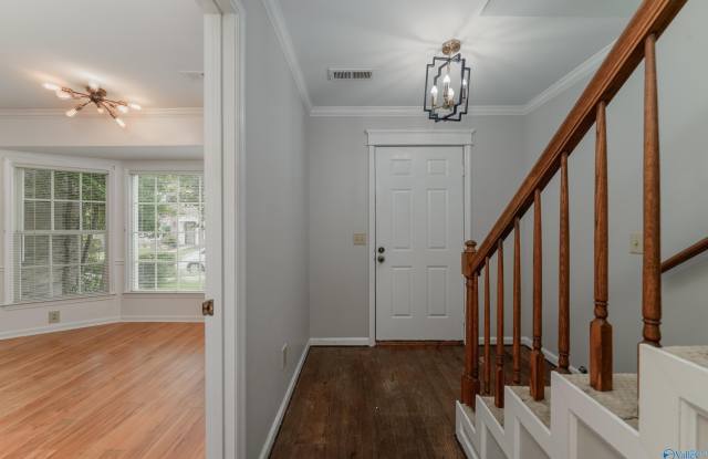 6716 Steeplechase Drive Gallery 4