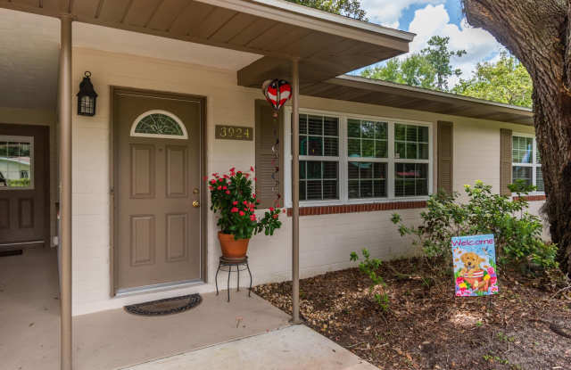 Beautiful Remodeled Home In Floral Park Neighborhood photos photos