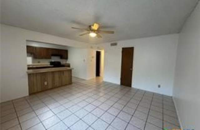 309 E Walnut Street photos photos