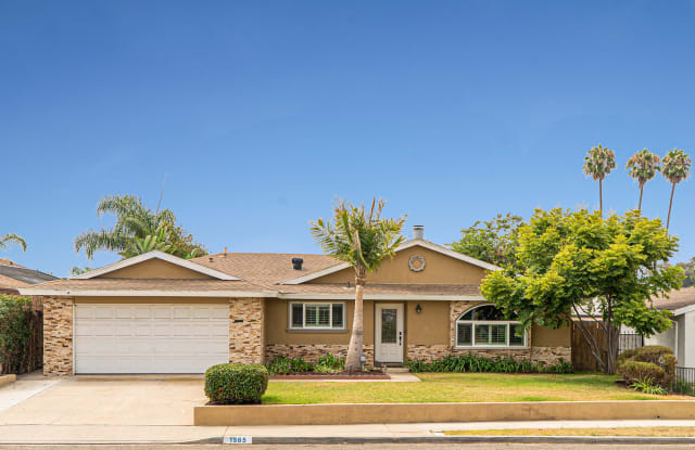 1585 Ionian Street photos photos
