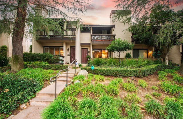 5711 Owensmouth photos photos