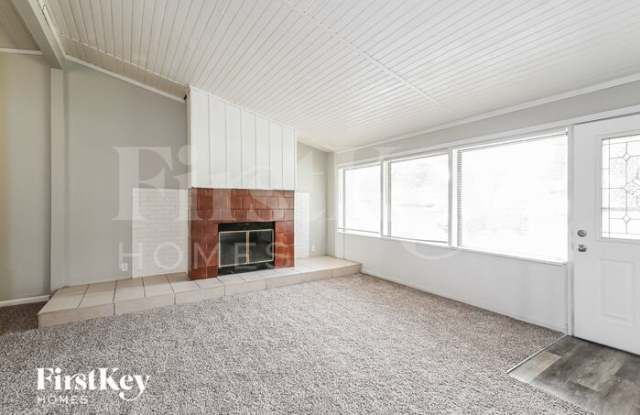 3045 Kingsley Drive Gallery 3
