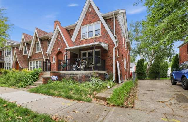 Charming 2BR Duplex in Grosse Pointe Park Gallery 4
