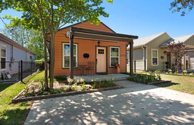 323 North Reus Street photos photos