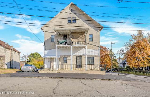 864 S Main Street unit: 4 photos photos 864 S Main Street unit: 4 photos photos