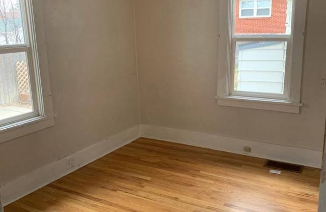 3722 Warren Avenue Gallery 3