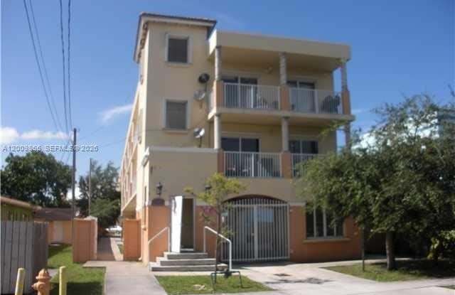 1453 SW 3 ST photos photos