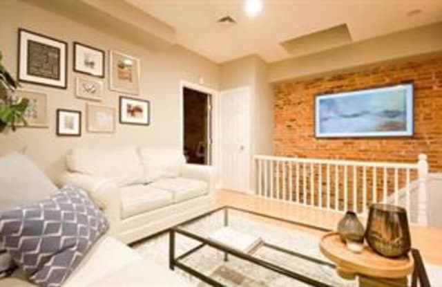 10 1/2 Hancock St - 10 1/2 Hancock St, Boston, MA 02129