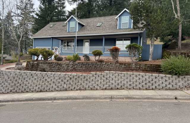 Beautiful large house in the South Hills of Eugene! Gallery 3