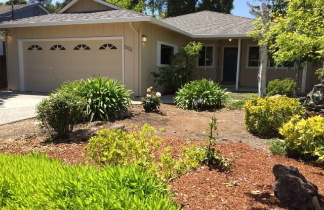 2120 Valparaiso Ave - 2120 Valparaiso Avenue, West Menlo Park, CA 94025