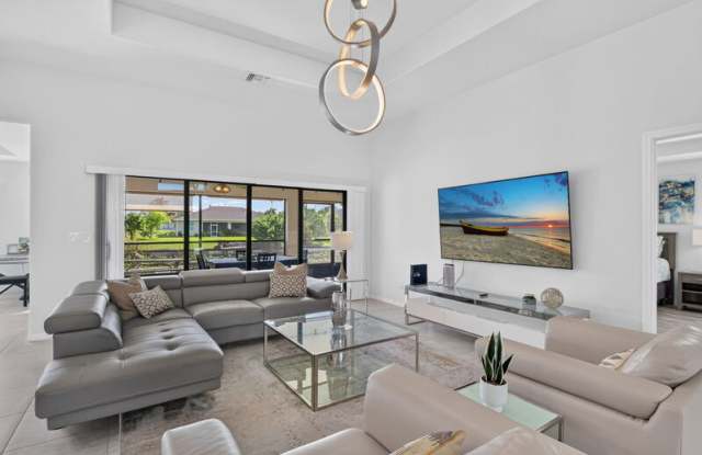 503 SW 11th Ct Gallery 2