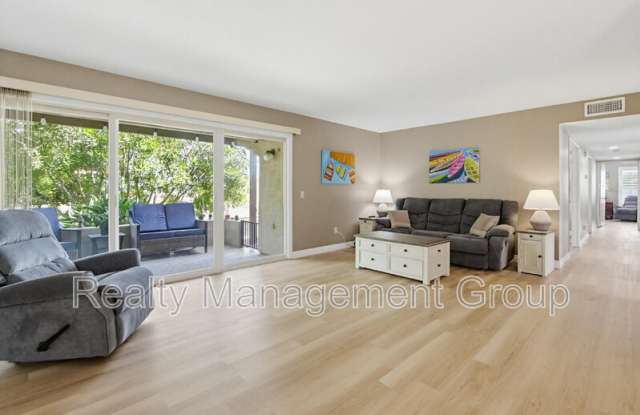 17439 Plaza Otonal Gallery 3