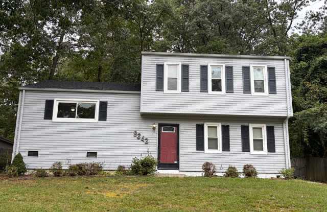 Updated 3-Bedroom, 1.5 bath, Tri-Level with Fenced Backyard – Available October 10! Gallery 3