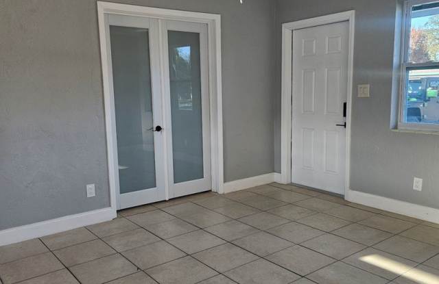 3 bedroom 2 bath home Gallery 4