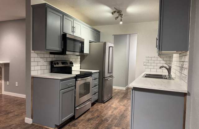 Impeccable Ground-Floor Condo with Modern Updates - 750 North 143rd Street, Seattle, WA 98133