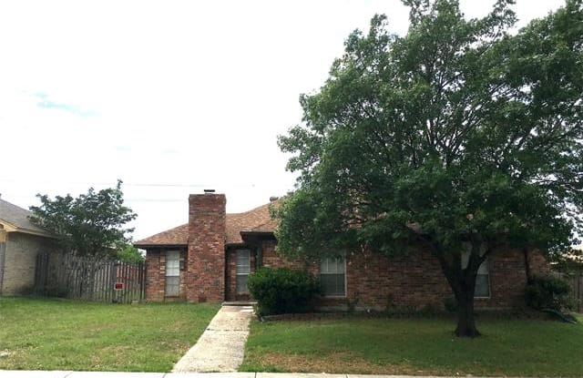 2805 Glenbrook Drive - 2805 Glenbrook Drive, Carrollton, TX 75007