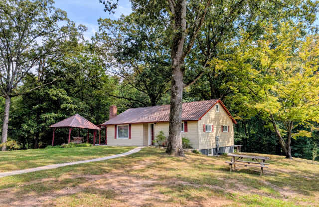 1684 Rockford Creek Rd photos photos