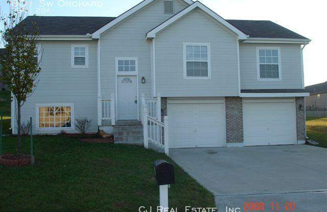 801 Sw Orchard - 801 SW Mill Creek Ct, Grain Valley, MO 64029