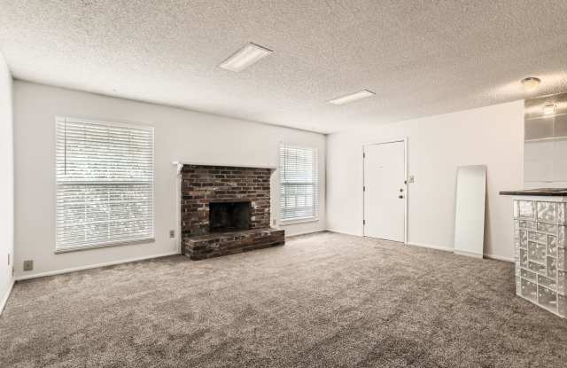 Evolve Real Estate: Stunning 2Beds/2 Baths, 1269 SQFT Condo with Two Assigned Parking Spots! Gallery 3