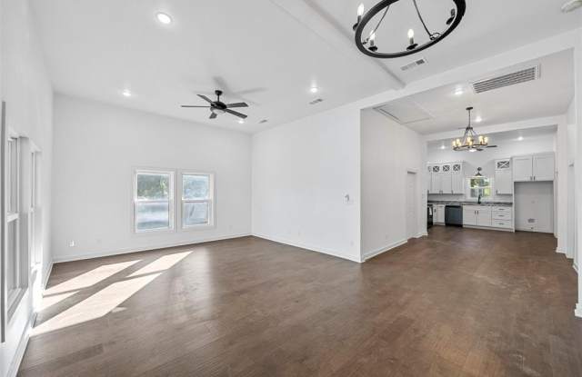 3222 Travis Street photos photos