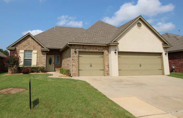 Wonderful 3 bed + bonus, 2.5 bath, & 3 car in Edmond photos photos Wonderful 3 bed + bonus, 2.5 bath, & 3 car in Edmond photos photos
