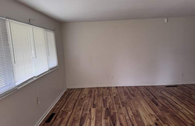 3513 Roswell Drive Gallery 3