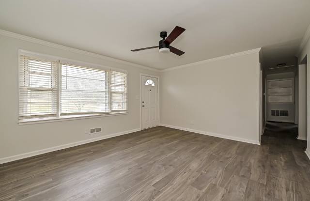 1640 Eaves Road Gallery 4