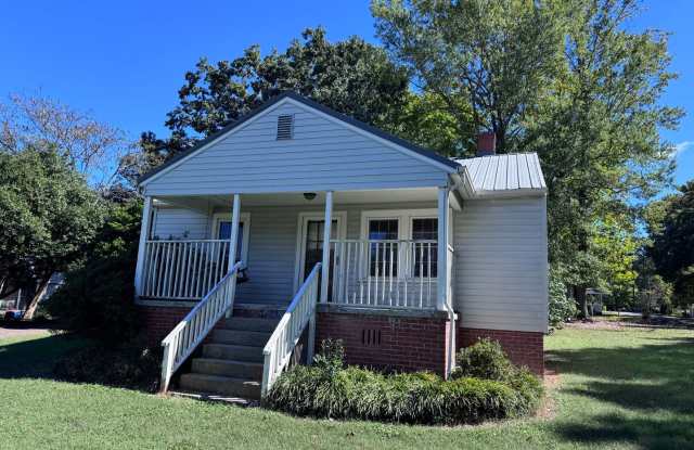 2 BED, 1 BATH HOME LOCATED SOUTH ASHEBORO Gallery 3