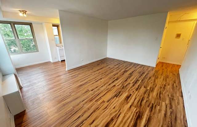 Spacious 1-Bedroom Condo in Budlong Woods Gallery 1