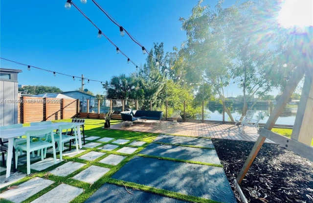 207 SW 12th Ave photos photos