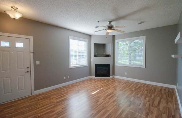 Beautiful Boulder Ridge end unit townhome w/upgrades throughout! Gallery 4