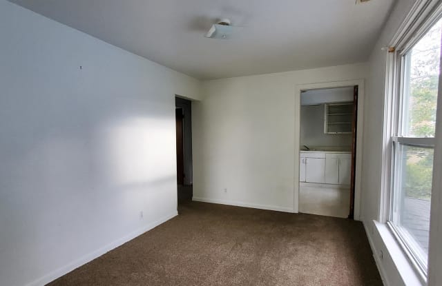 406 1/2 Vine Street - 406 1/2 Vine St, East Liverpool, OH 43920