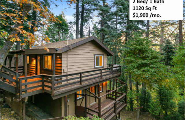 753 Oakmont Ln - 753 Oakmont Lane, Lake Arrowhead, CA 92385