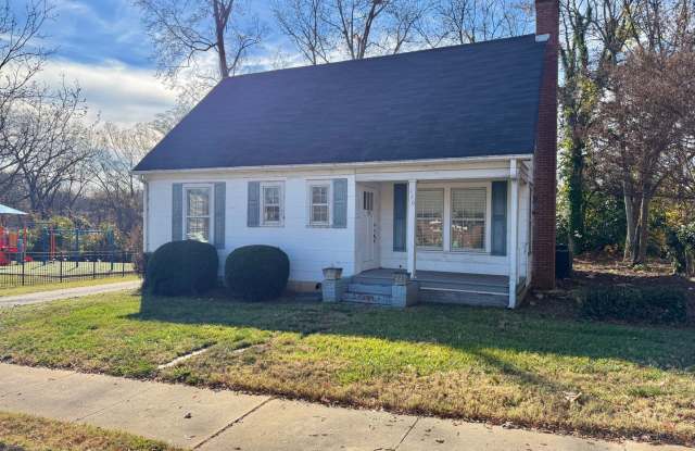 Statesville Downtown - 2BR / 1BA - 110 South Green Street, Statesville, NC 28677