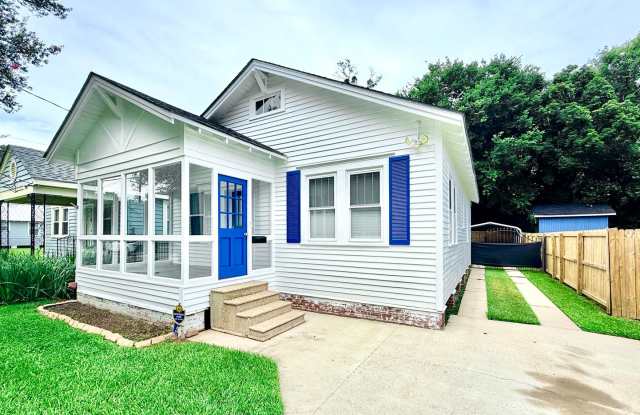2BR Home with Sunroom & Extended Driveway photos photos 2BR Home with Sunroom & Extended Driveway photos photos