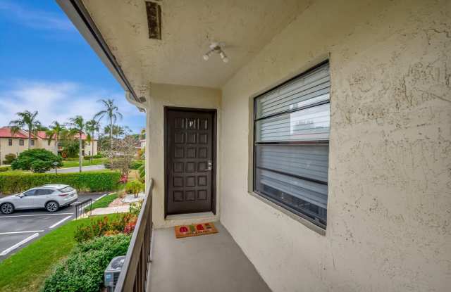 21214 Lago Circle Gallery 4