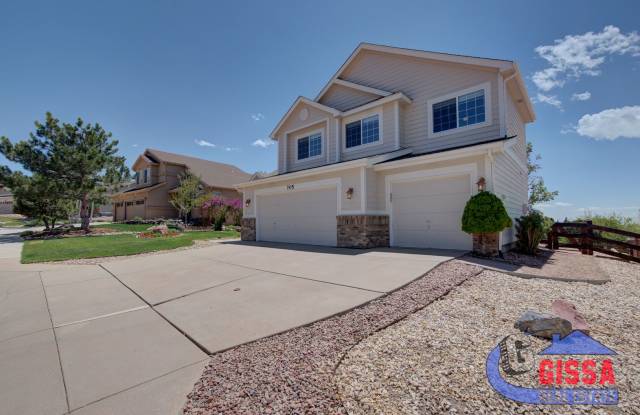 Beautiful large home with view of Pikes Peak in D-20 - short term lease until 03/31/2027! Gallery 4