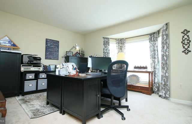 8525 SILVERVIEW DRIVE Gallery 4