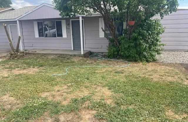 Updated 4 Bedroom 2 Bath PET FRIENDLY photos photos