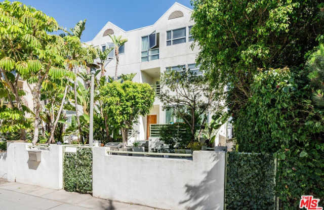 16 Voyage St photos photos